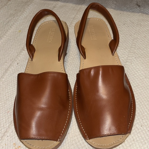 Kenneth Cole Reaction Fine Glass Brown Leather Women's Sandals Size 11 - Picture 1 of 14